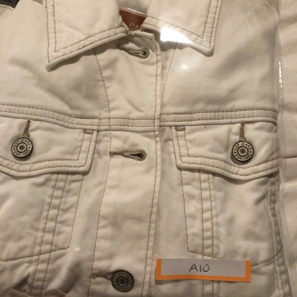 Gap white jean jacket - Picture 6 of 6